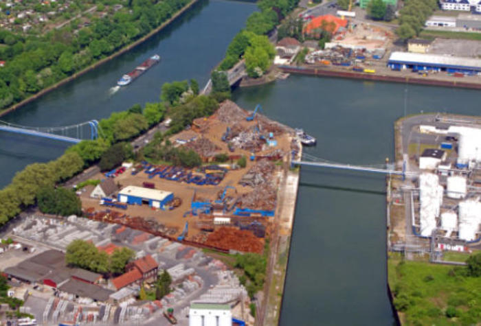 SCHROTT SCHROTTAUFB RECYCLING UND HAFENUMSCHLAG A MANDEL GMBH intelligence overview